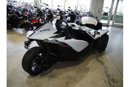 2023 Slingshot S with Technology Package l - Moonlight White (Manual)