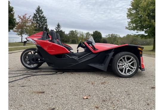 2022 Slingshot SL - Slingshot Pearl Red (MANUAL)
