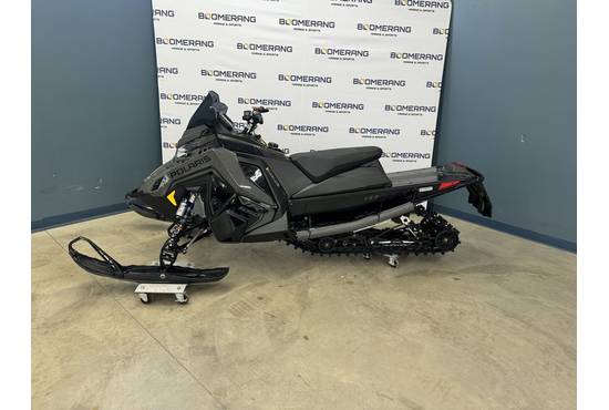 2025 650 Indy VR1 137 Shadow Gray / Gloss Black