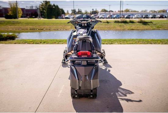 2025 850 Indy VR1 137 Shadow Gray / Gloss Black