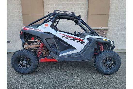 2021 rzr pro xp ultimate lightning