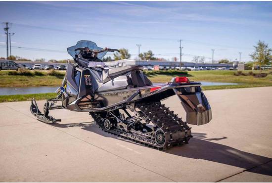 2025 850 Indy VR1 137 Shadow Gray / Gloss Black