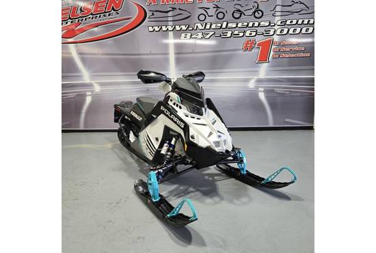 2025 9R Switchback Assault 146 Ghost White Metallic / Gloss Black / Radiant Gree