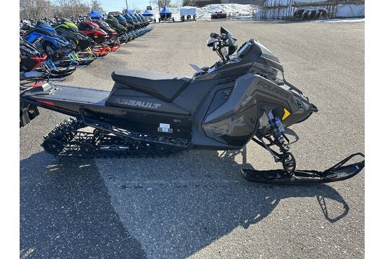 2025 9R Switchback Assault 146 Shadow Gray / Gloss Black