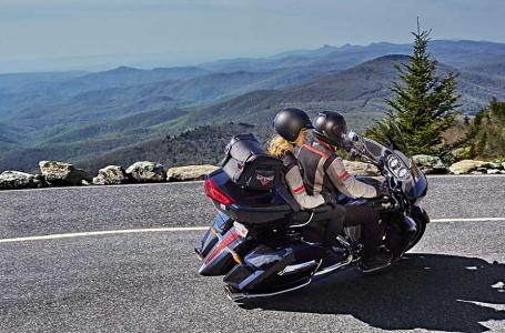 2016 Victory Motorcycles Cross Country Tour® - Photo 5