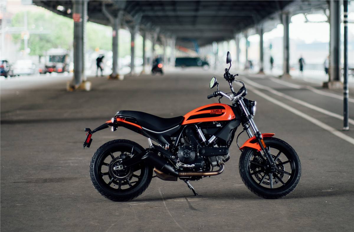 Ducati Scrambler Sixty2 For Sale In Fort Myers Fl Gulf Coast Motorcycles Fort Myers Fl 239 481 8100