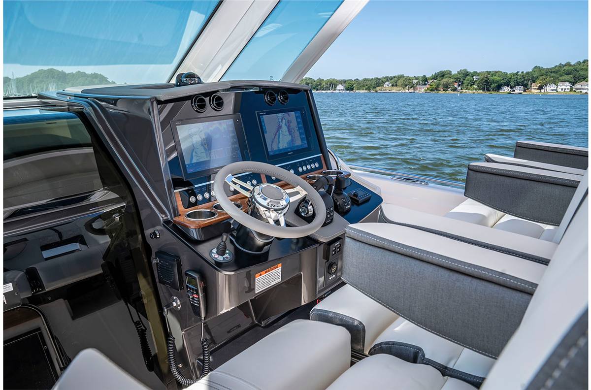 21 Tiara 34 Ls For Sale In Brick Nj Comstock Yacht Sales Marina Brick Nj 732 9 2500