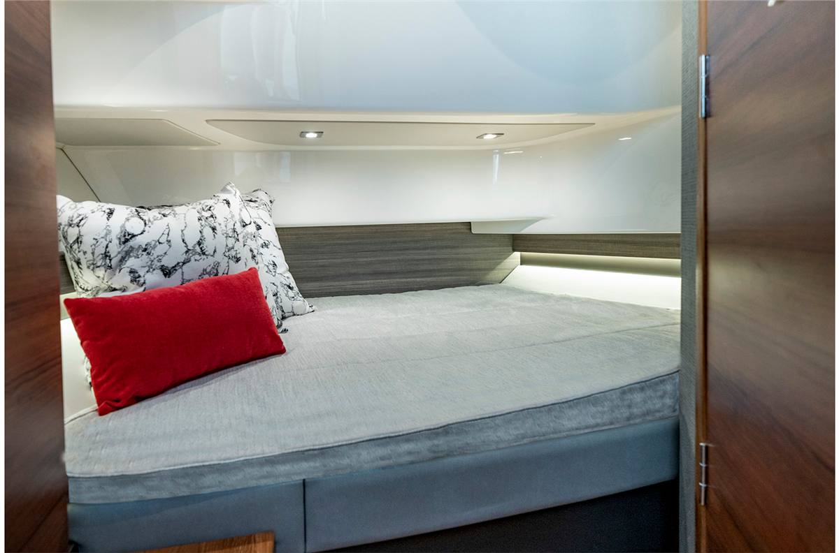 21 Tiara 34 Ls For Sale In Brick Nj Comstock Yacht Sales Marina Brick Nj 732 9 2500