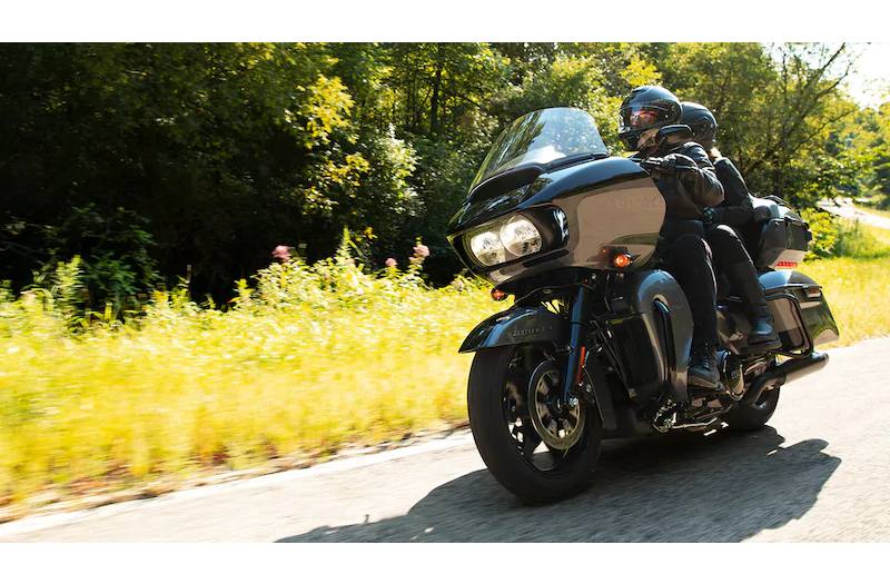 2021 HarleyDavidson® Road Glide® Limited Snake Venom, Chrome Finish