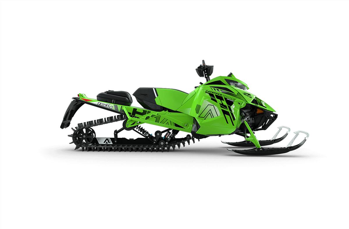緊急値下げ！スノーモービル美車！Arcticcat M8000 HARDCORE alpha one