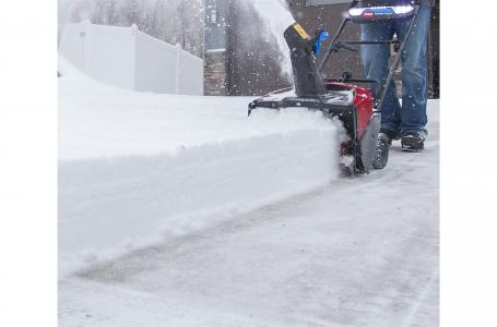2022 Toro 21" 60V MAX* (7.5 ah) Electric Battery Power Clear® Snow Blower (39901) - Photo 8