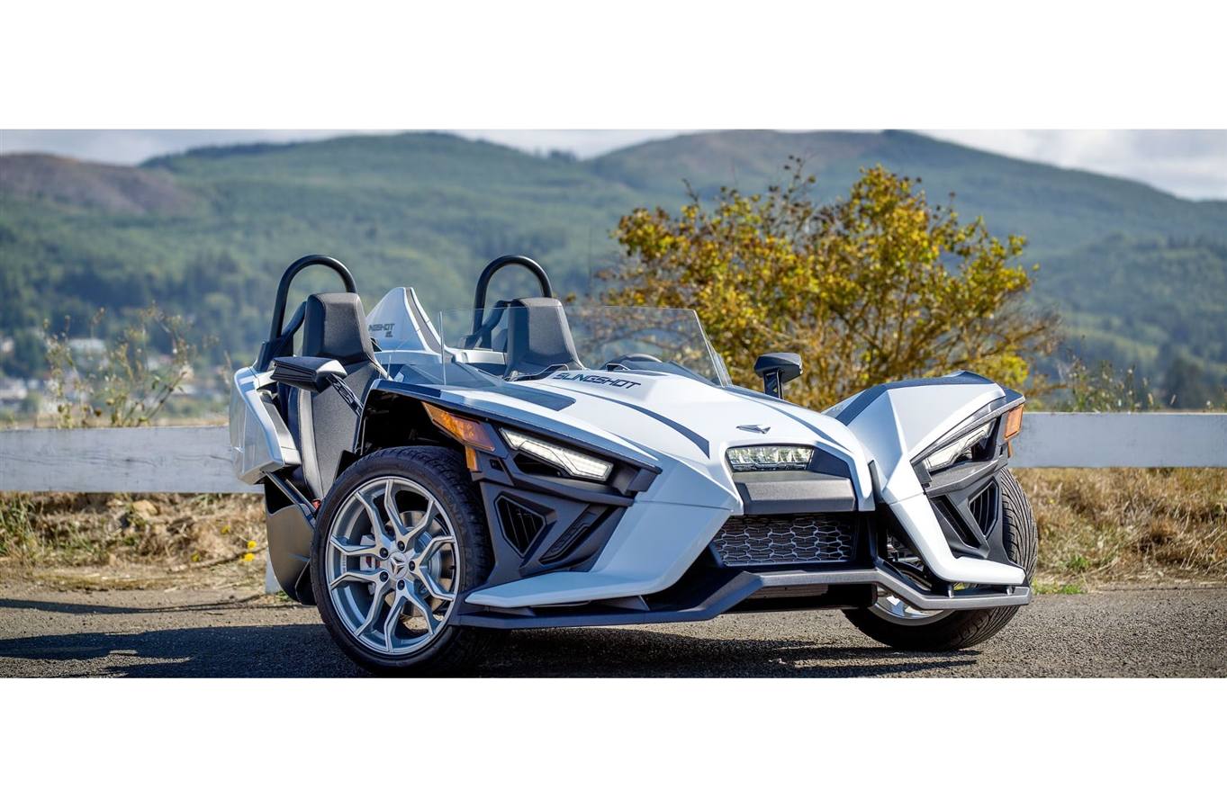2022 Slingshot Slingshot SL Moonlight Metallic White (MANUAL) for