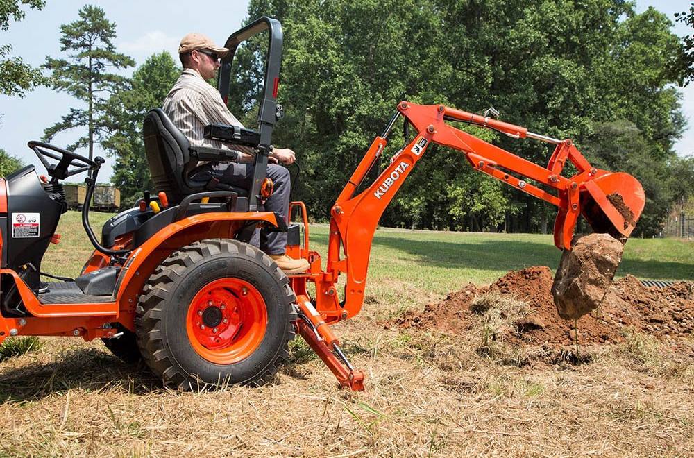 2022 Kubota B2401 Narrow for sale in Henderson, TX. Lowe Tractor