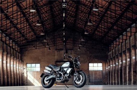 2023 Ducati Scrambler 1100 Dark (MSRP $13,895) - Photo 9
