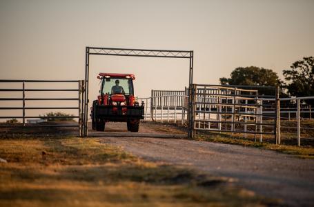 2023 Kubota MX6000 HST 4WD - Photo 3