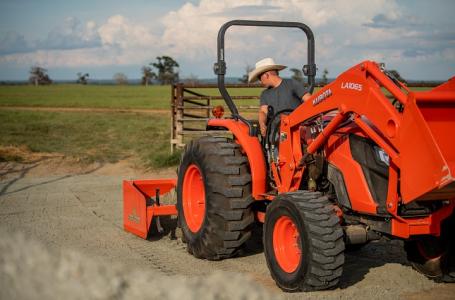 2023 Kubota MX5400 HST 4WD - Photo 9