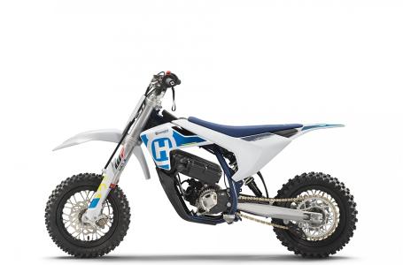 2024 Husqvarna Motorcycles EE 5 - Photo 2