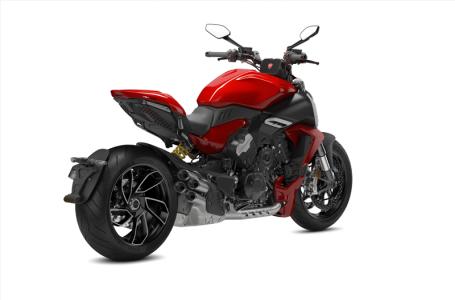 2024 Ducati Diavel V4 - Photo 8