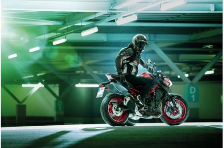 2024 Kawasaki Z900 ABS Candy Persimmon Red/Ebony - Photo 18