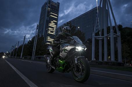2024 Kawasaki Ninja® 7 Hybrid ABS - Photo 8