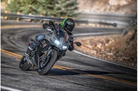 2024 Kawasaki Ninja® 650 - Metallic Matte Covert Green/Metallic Spark Black/Pearl Sand Khaki - Photo 4