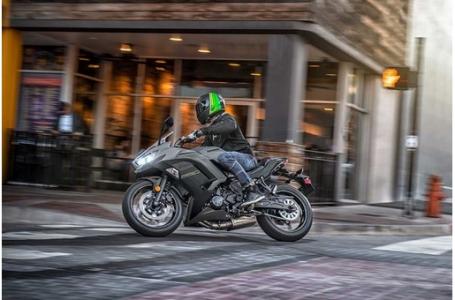 2024 Kawasaki Ninja® 650 - Metallic Matte Graphenesteel Gray/Ebony - Photo 4
