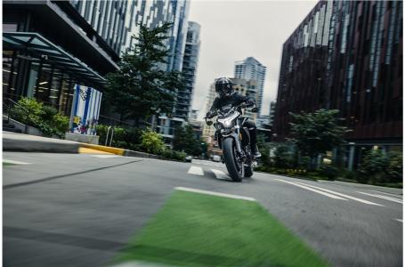 2024 CFMOTO 800NK - Photo 4
