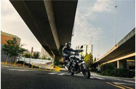 2024 CFMOTO 450NK - Photo 8