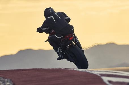 2025 Triumph Street Triple 765 RS - Photo 15