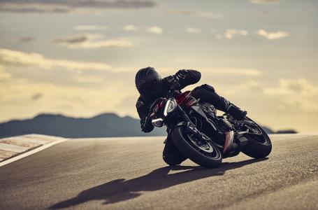 2025 Triumph Street Triple 765 RS - Photo 14