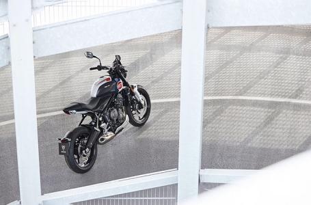 2025 Triumph Trident 660 Triple Tribute - Photo 16