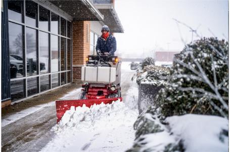 2024 Ventrac SSV 2120M  VENTRAC 23HP BRIGGS - Photo 3