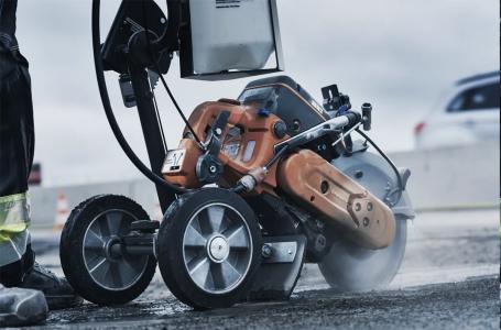 2024 Husqvarna K770 - Photo 5
