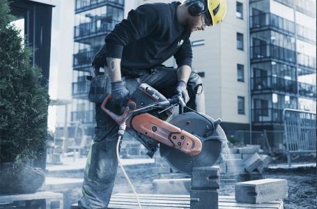 2024 Husqvarna K770 - Photo 2