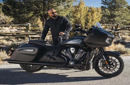 2025 Indian Motorcycle Challenger 112 Dark Horse® with PowerBand Audio Package -  Moss Green Smoke - Photo 4