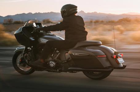 2025 Indian Motorcycle Challenger 112 Dark Horse® with PowerBand Audio Package -  Moss Green Smoke - Photo 3