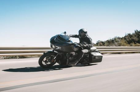 2025 Indian Motorcycle Challenger 112 Dark Horse® with PowerBand Audio Package -  Moss Green Smoke - Photo 2