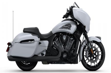 2025 Indian Motorcycle Chieftain® PowerPlus Dark Horse® with PowerBand Audio Package -  Ghost White Met. Smoke