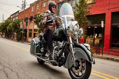 2025 Indian Motorcycle SPRINGFIELD, MROON MTLC/SLVR QRTZ MTLC, 50S Base - Photo 7