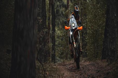 2025 KTM Adventure 390 R - Photo 4