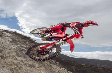2025 GASGAS EC 300 GP - Photo 7