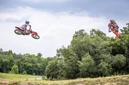 2025 Honda CRF® 450R - Photo 3