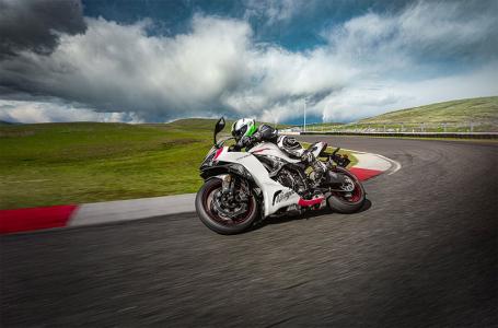 2025 Kawasaki Ninja® ZX-6R ABS - Photo 3