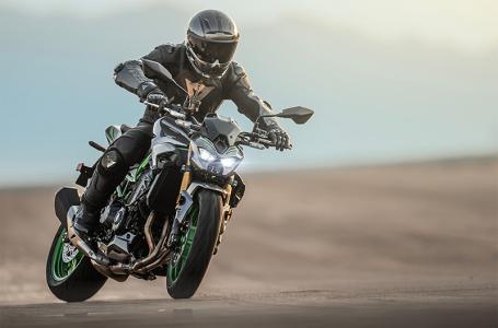 2025 Kawasaki ZR900TSFNN - Photo 4