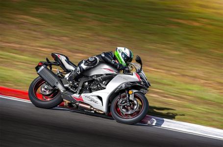 2025 Kawasaki NINJA ZX-6R - Photo 5