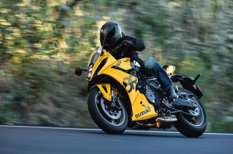 2025 Suzuki GSX800FRQM5