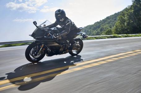 2025 Yamaha YZF R9 - Photo 12