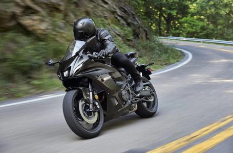 2025 Yamaha YZF R7 - Photo 8