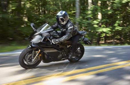 2025 Yamaha YZF R9 - Photo 10
