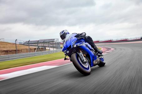 2025 Yamaha YZF-R1 - Photo 9